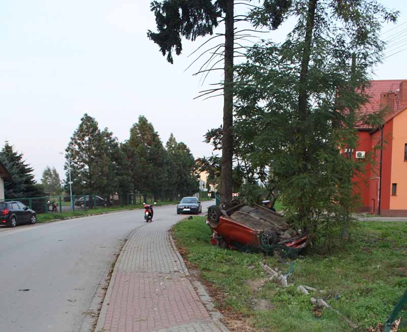 KPP Oświecim Zdjęcia z wypadku drogowego Palczowice 15.09 (1)