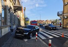 #ZATOR Kierowca osobówki uderzył w tył dostawczaka