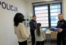 Komendanci podziękowali 9-latce za wzorowe udzielenie pomocy swojemu dziadkowi