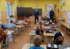 Życie to nie gra. Masz je tylko jedno”. Policjanci uczą dzieci i młodzież zasad bezpieczeństwa, reagowania na zagrożenia i przemoc oraz poszanowania prawa